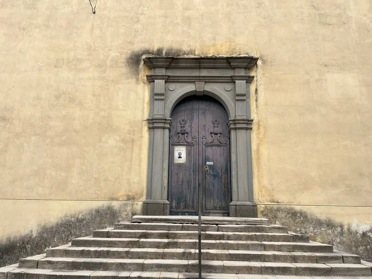 Visitare Sperlinga: chiesa di San Giovanni Battista con facciata barocca